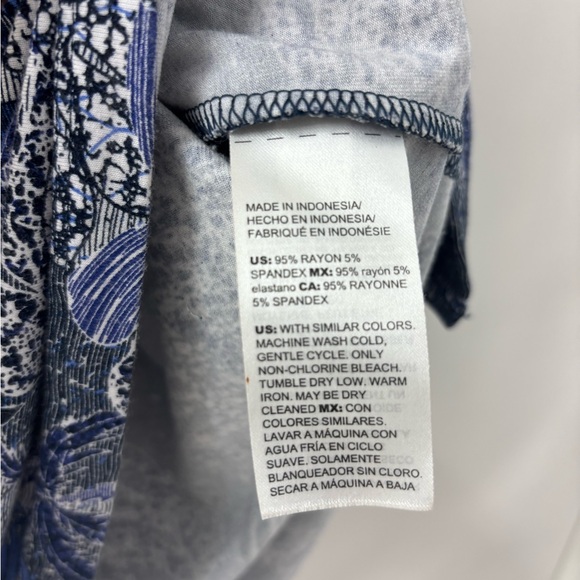 Chico's Blue and Gray Palm-Print Sleeveless Tank. Hardly worn - Picture 3 of 4